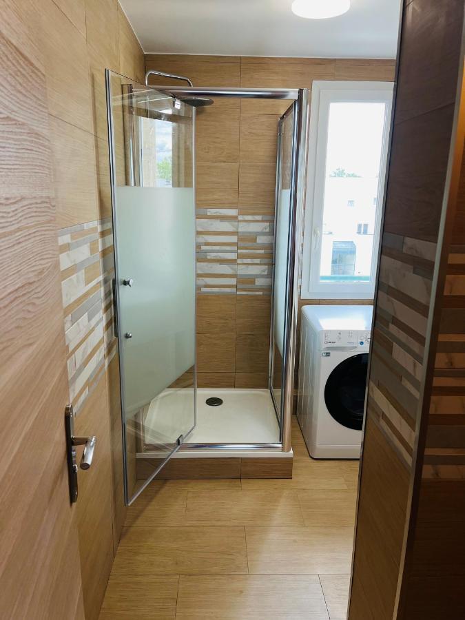 Appartement Spacieux Clichy-sous-Bois Exterior foto